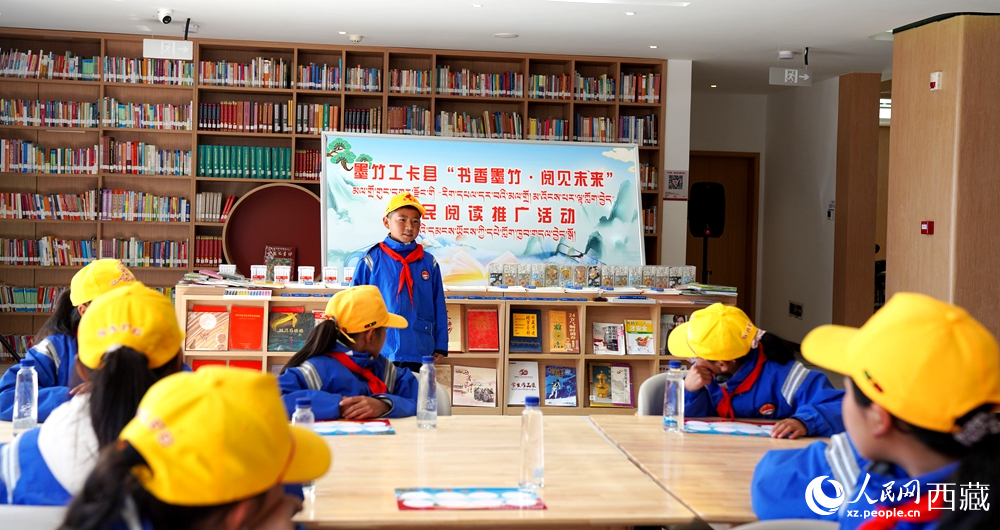 学生开展阅读推广活动。人民网记者 吴雨仁摄